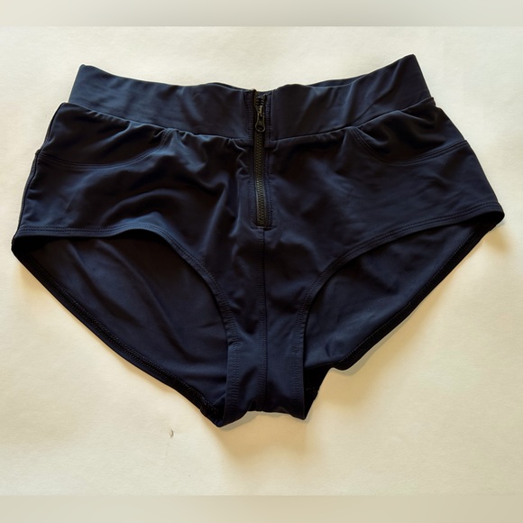 Adidas by Stella McCartney Zip Front Bikini Bottom. Size: Medium - Picture 5 of 7
